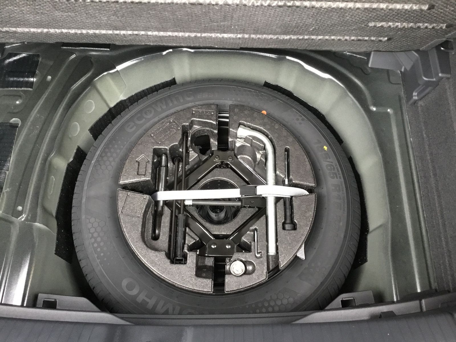Fahrzeugabbildung Volkswagen Polo 1.0 TSI DSG Life+Kamera+APP+Sitzh.+Tempomat