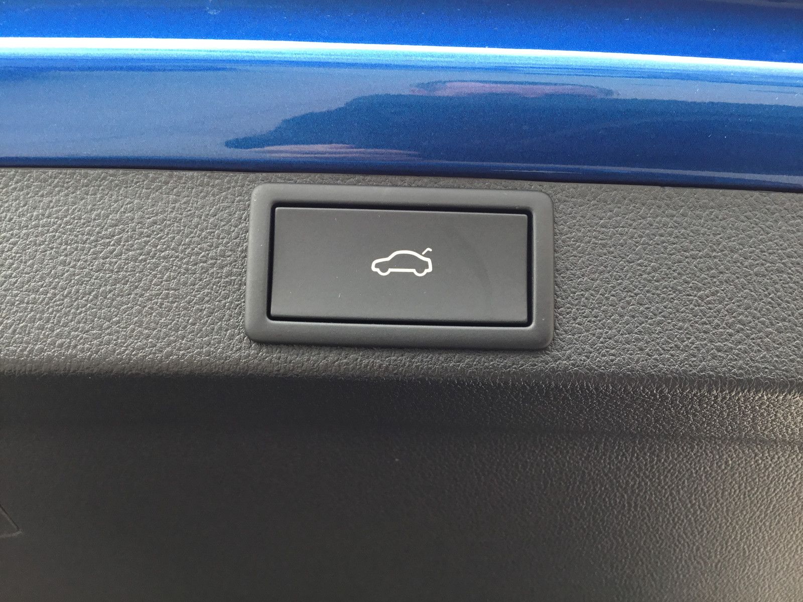 Fahrzeugabbildung SKODA Octavia Combi 2.0 TSI RS Plus+AHK+Pano+Standheiz
