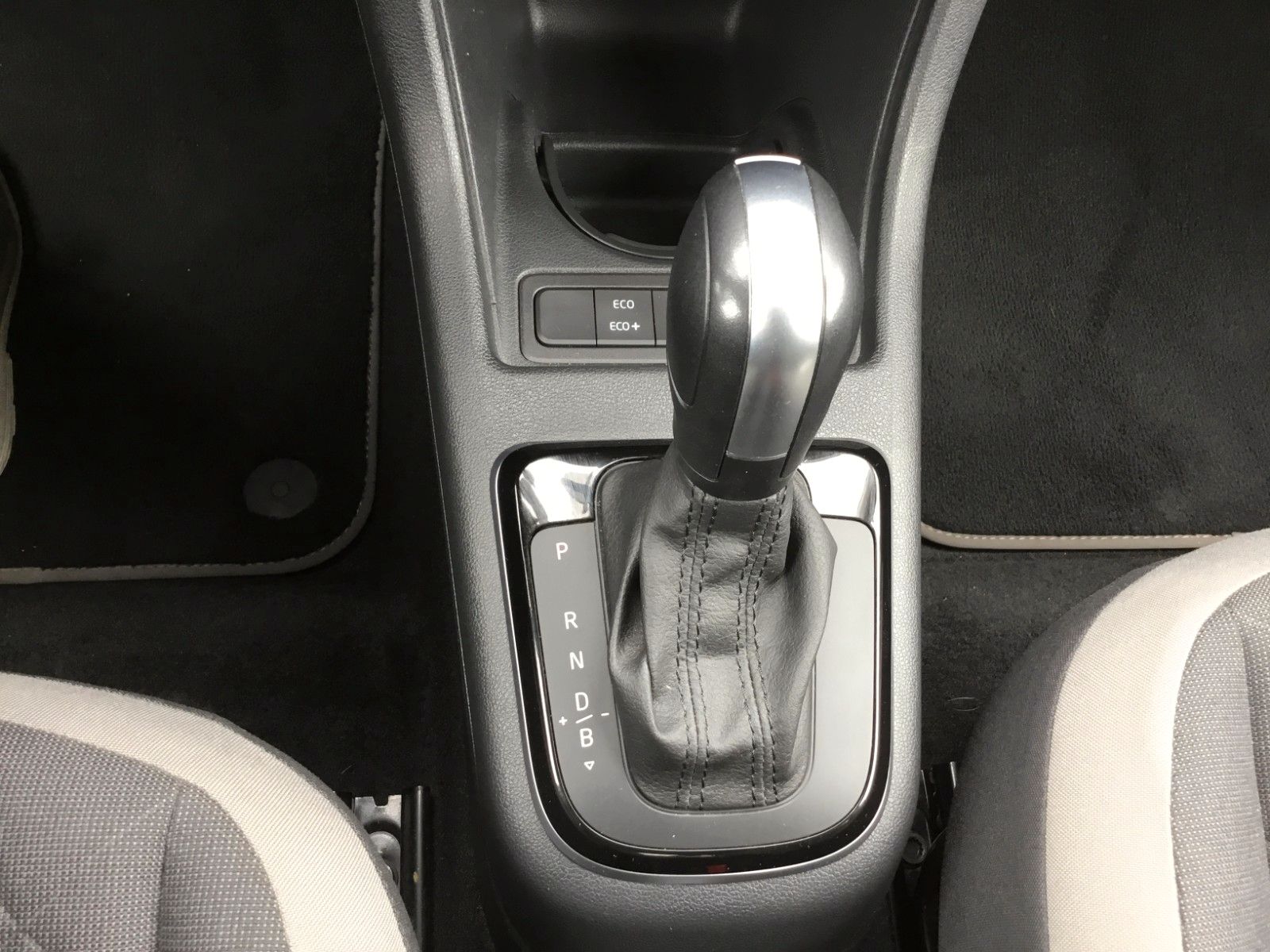 Fahrzeugabbildung Volkswagen up! e-up! Style+Kamera+Tempomat+16"+Sitzheizung